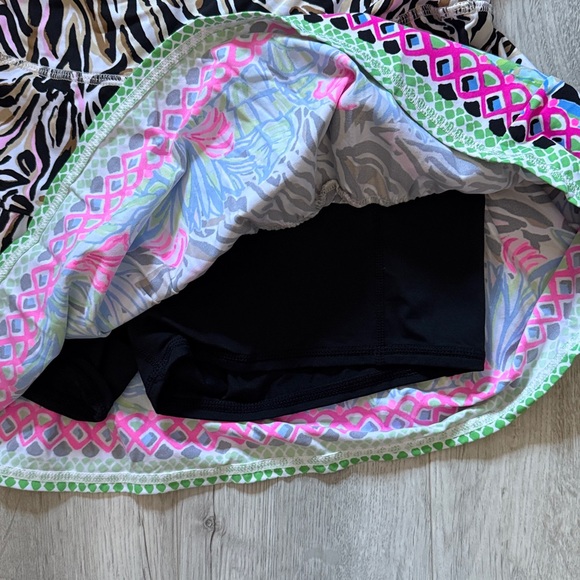 Lilly Pulitzer X Meryl skorts size medium
New with the tags - Picture 3 of 5